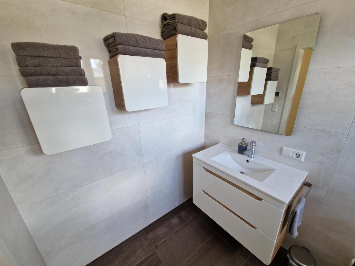 Apartment Nahe Meyer Werft In Ostfriesland Mit Kueche & Netflix Westoverledingen Luaran gambar